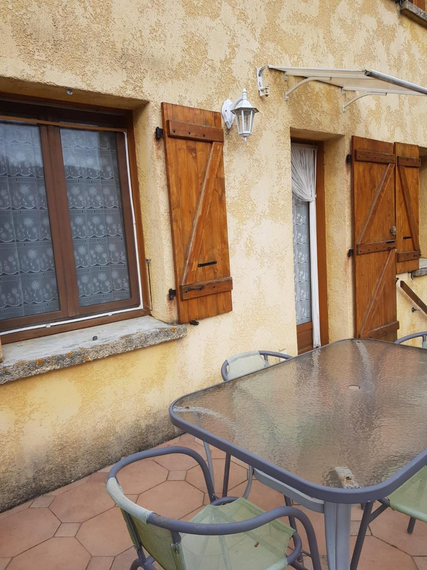 Maison Dans Un Village Calme Carla-de-Roquefort 外观 照片